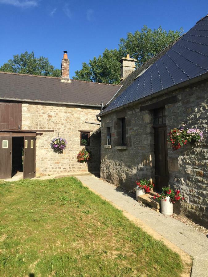 No 3 Route De Lingramiere Bed & Breakfast La Ferte-Mace Exterior foto