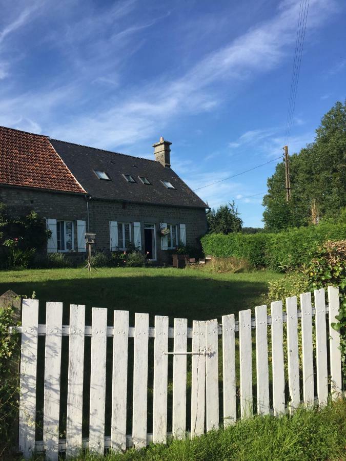 No 3 Route De Lingramiere Bed & Breakfast La Ferte-Mace Exterior foto
