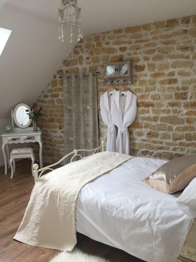 No 3 Route De Lingramiere Bed & Breakfast La Ferte-Mace Exterior foto